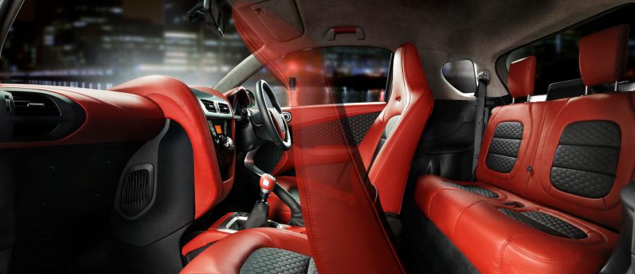 Интерьер Aston Martin Cygnet 2011 года  (UK) (фото 15 из 19)